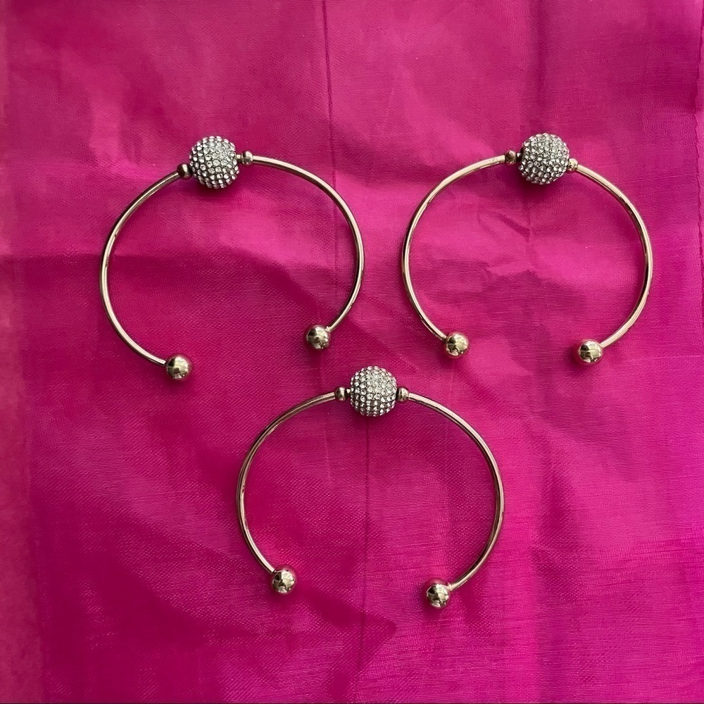 Express Gold Tone Bangle - Picture 4 of 11